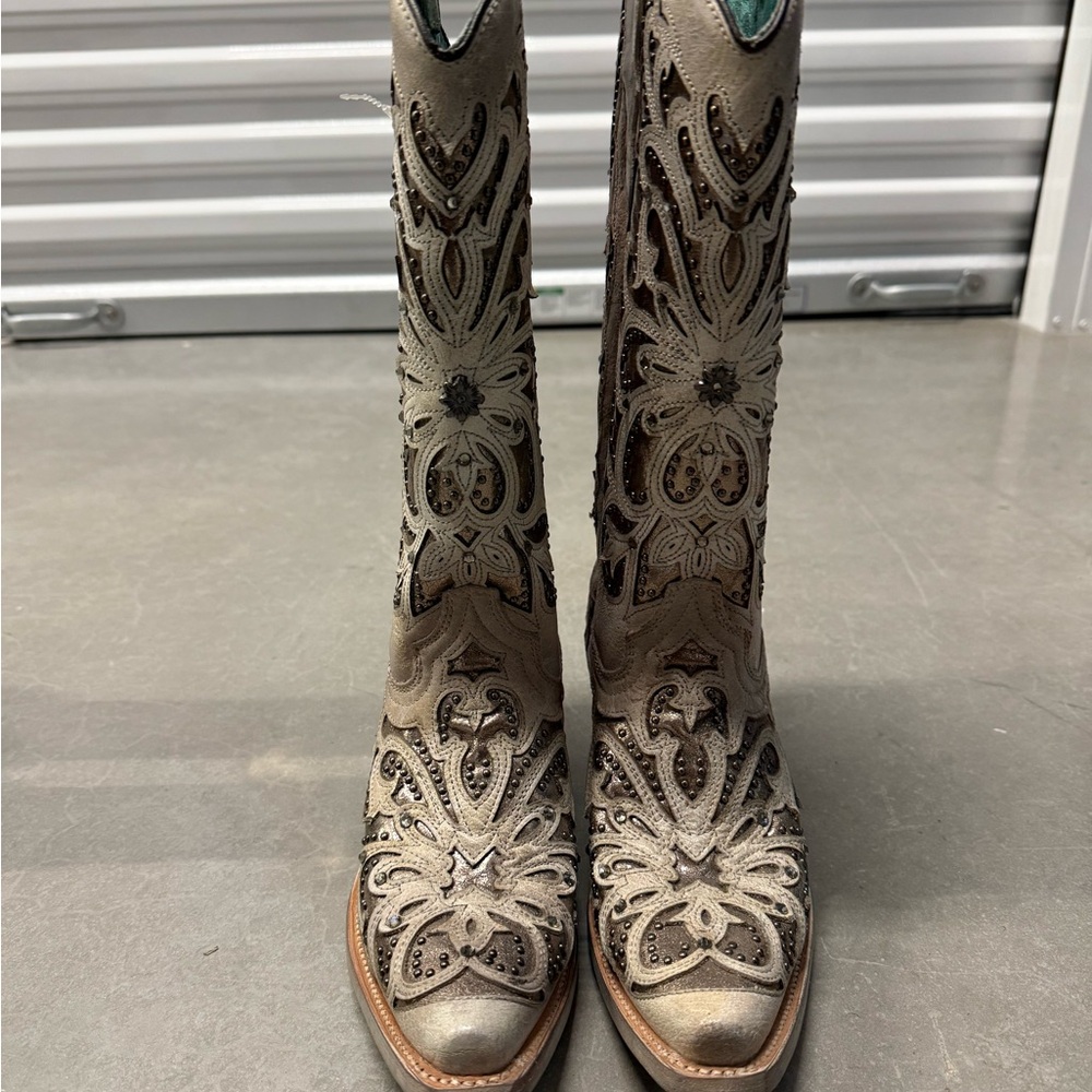 Intricate Western Cowboy Boots